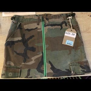 NWT LF Camo Skirt with zipper